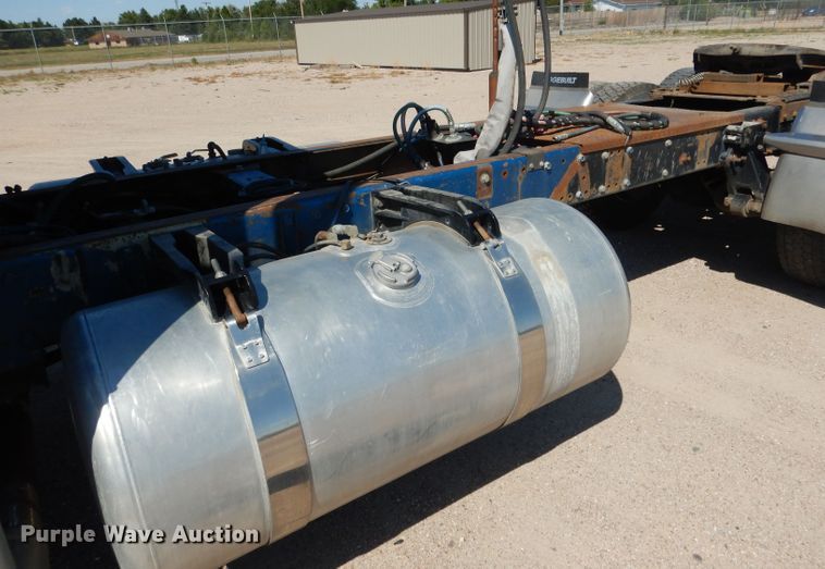 image for item DG5819 1987 Peterbilt 379 semi truck