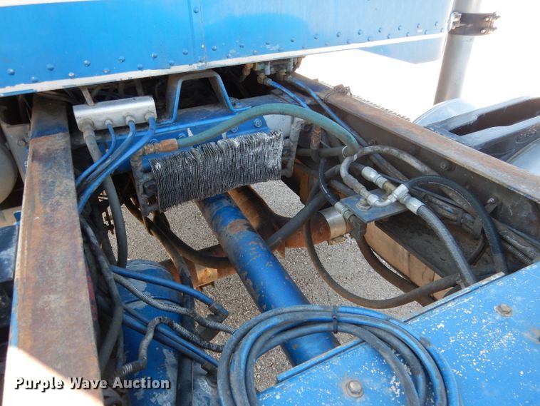 image for item DG5819 1987 Peterbilt 379 semi truck