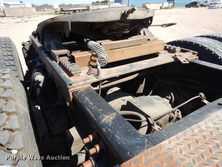 image for item DG5819 1987 Peterbilt 379 semi truck