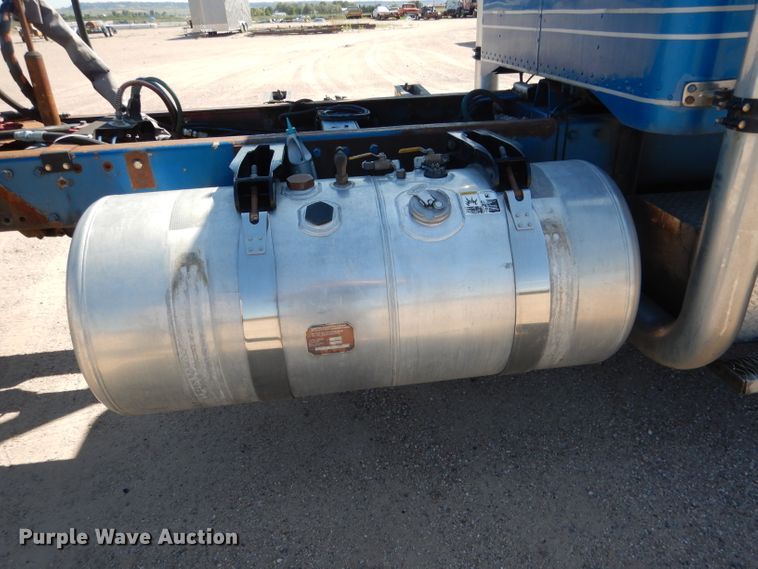 image for item DG5819 1987 Peterbilt 379 semi truck