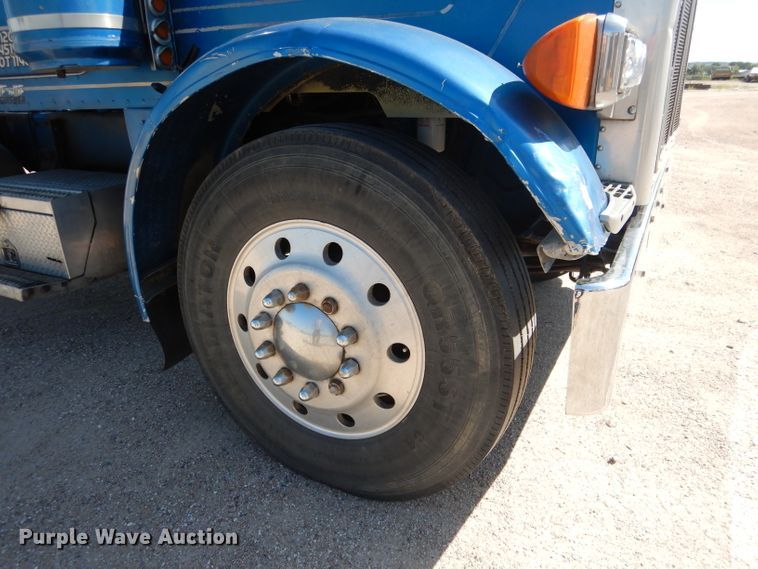 image for item DG5819 1987 Peterbilt 379 semi truck