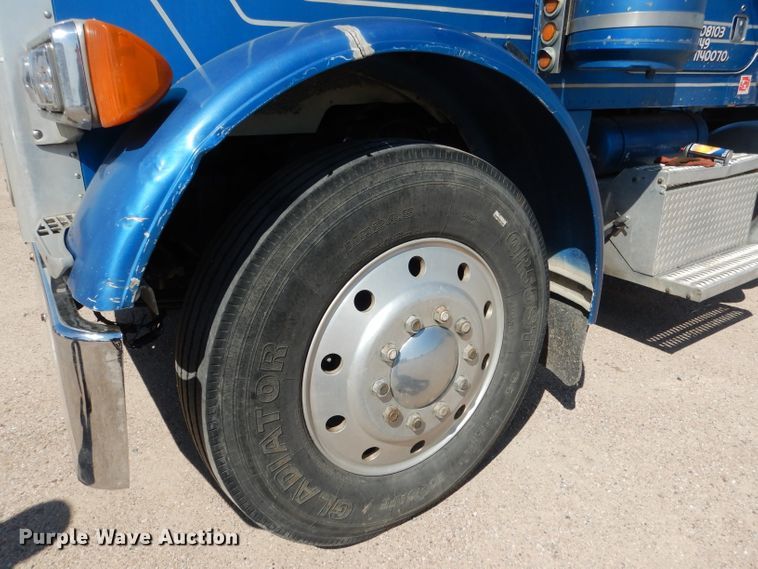 image for item DG5819 1987 Peterbilt 379 semi truck