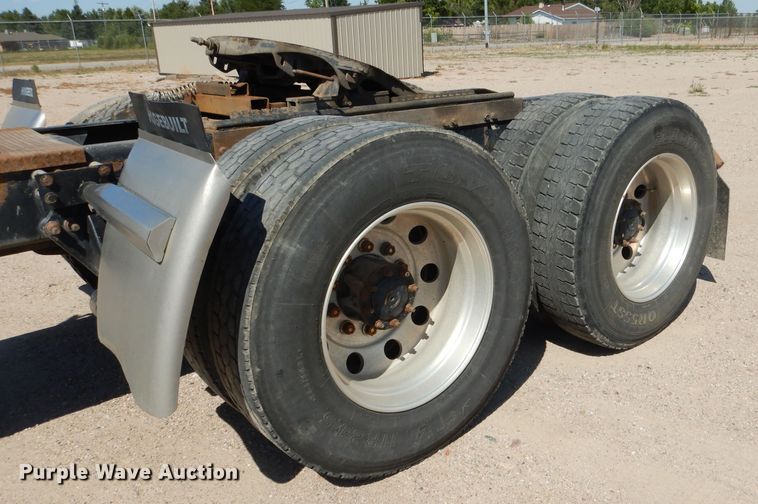 image for item DG5819 1987 Peterbilt 379 semi truck