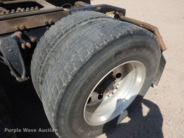 image for item DG5819 1987 Peterbilt 379 semi truck