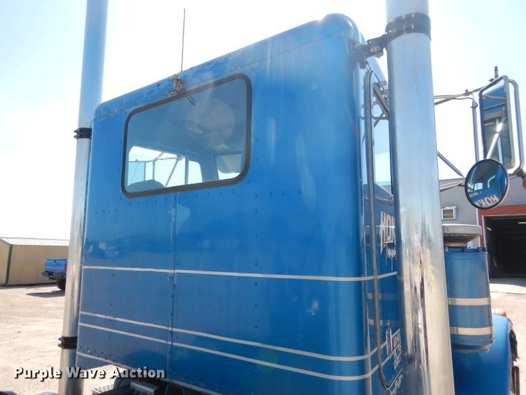 image for item DG5819 1987 Peterbilt 379 semi truck