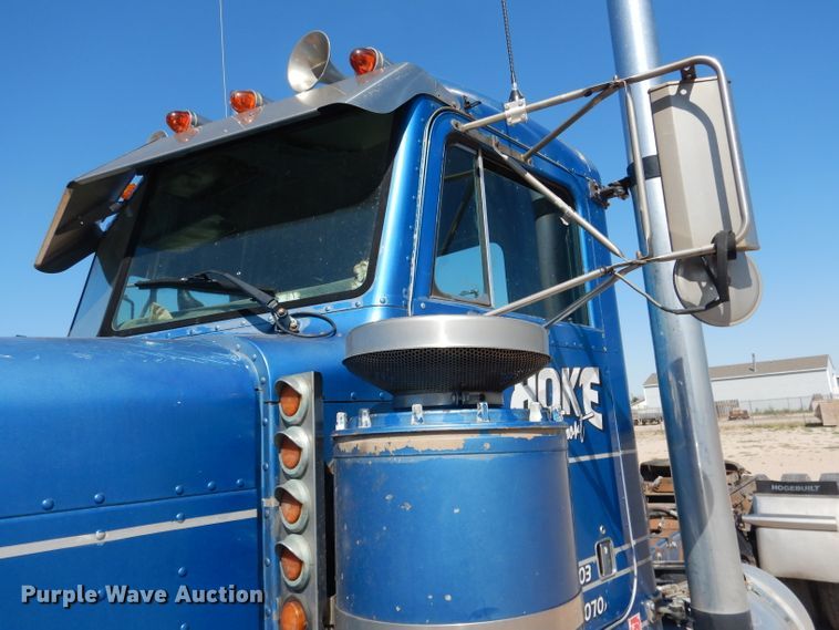 image for item DG5819 1987 Peterbilt 379 semi truck