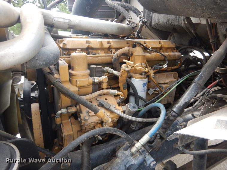 image for item DG5820 1998 Ford L8513 truck cab and chassis