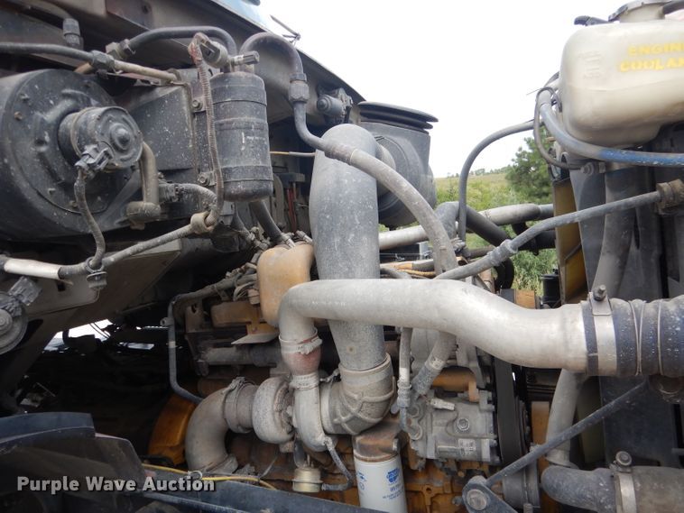 image for item DG5820 1998 Ford L8513 truck cab and chassis