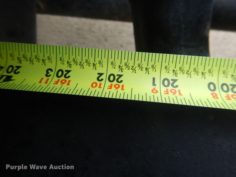 image for item DG5820 1998 Ford L8513 truck cab and chassis