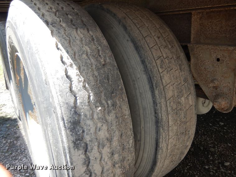 image for item DH0306 1996 Fruehauf FB9-NT2-48W dry van trailer