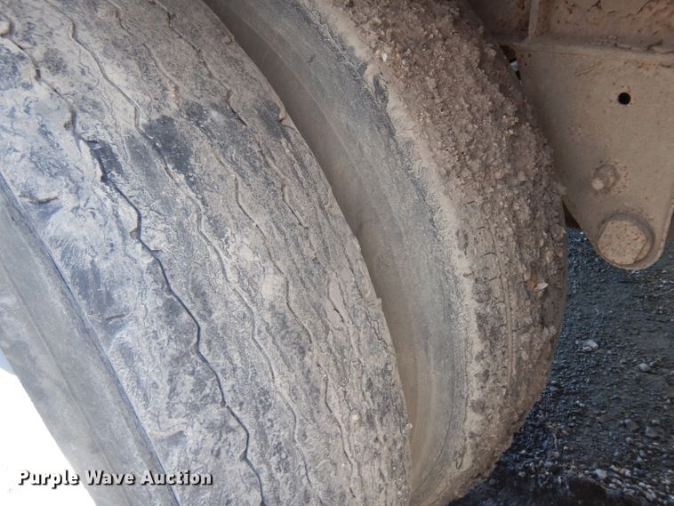 image for item DH0306 1996 Fruehauf FB9-NT2-48W dry van trailer