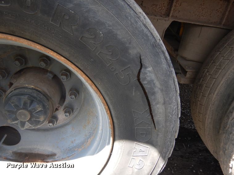 image for item DH0306 1996 Fruehauf FB9-NT2-48W dry van trailer