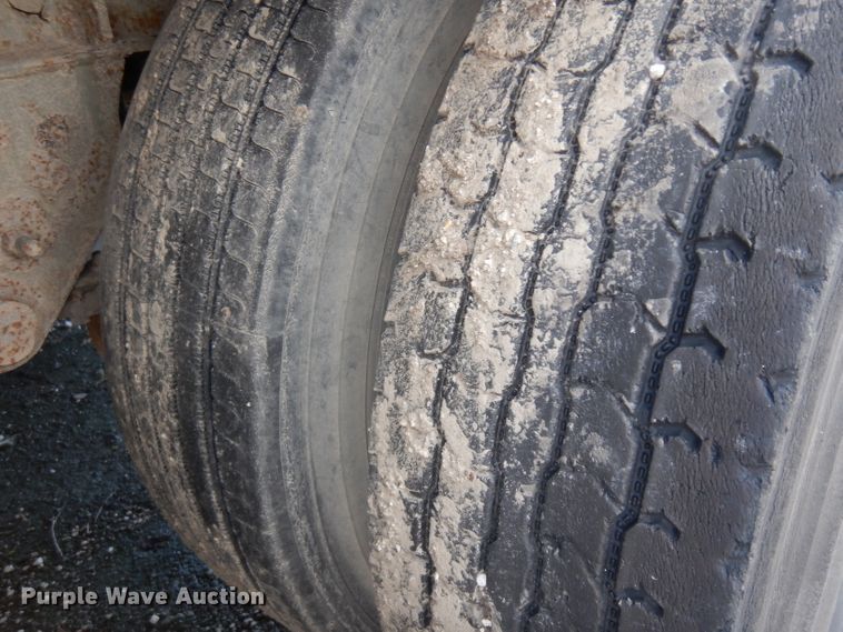 image for item DH0306 1996 Fruehauf FB9-NT2-48W dry van trailer