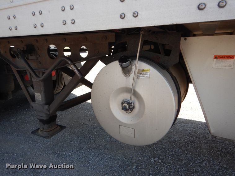 image for item DH6105 2011 Wabash refrigerated van trailer