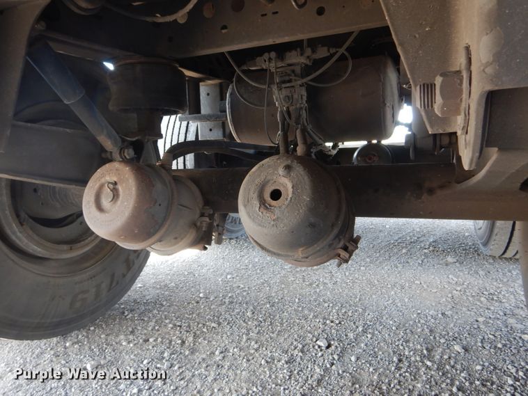 image for item DH6105 2011 Wabash refrigerated van trailer