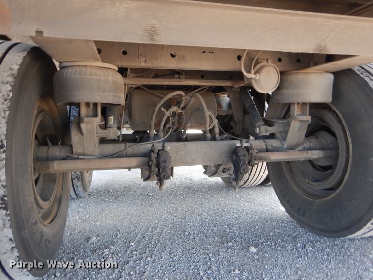 image for item DH6105 2011 Wabash refrigerated van trailer