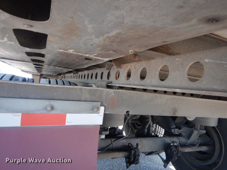 image for item DH6105 2011 Wabash refrigerated van trailer