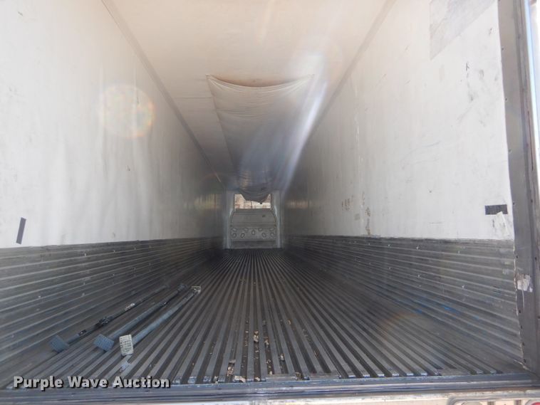 image for item DH6105 2011 Wabash refrigerated van trailer