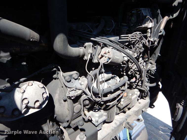 image for item DH6105 2011 Wabash refrigerated van trailer