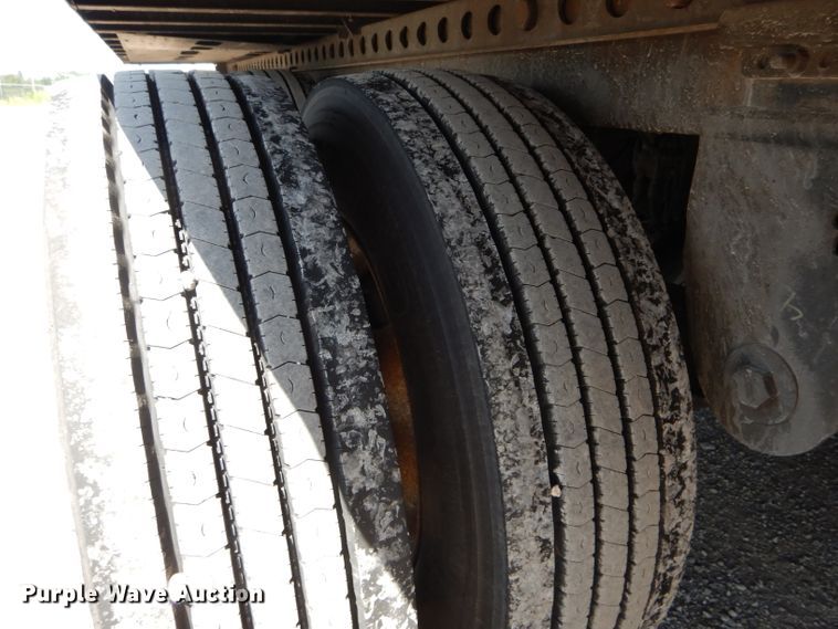 image for item DH6105 2011 Wabash refrigerated van trailer