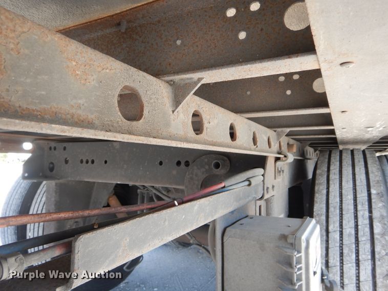 image for item DH6121 2005 Utility refrigerated van trailer