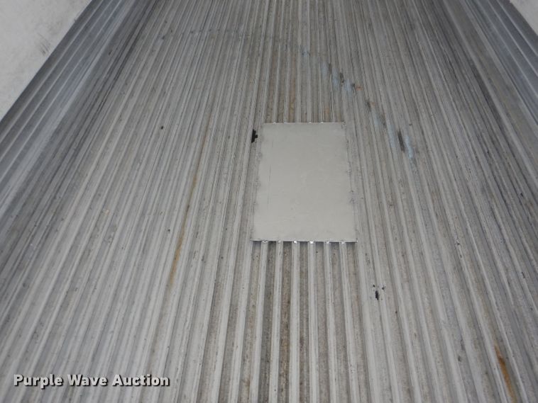 image for item DH6121 2005 Utility refrigerated van trailer