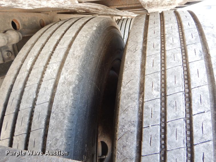 image for item DH6121 2005 Utility refrigerated van trailer