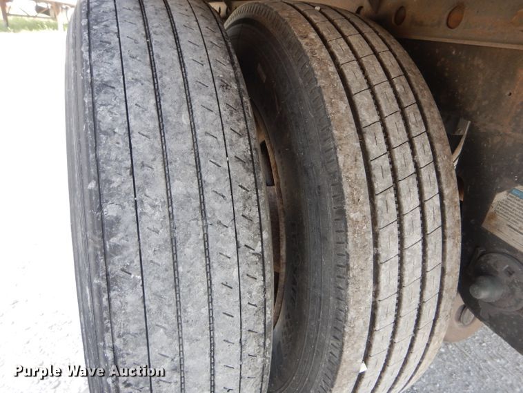 image for item DH6121 2005 Utility refrigerated van trailer