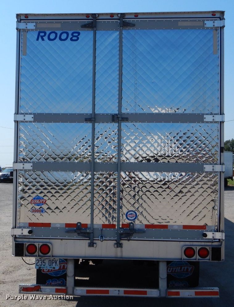image for item DH6122 2016 Utility 3000R refrigerated van trailer
