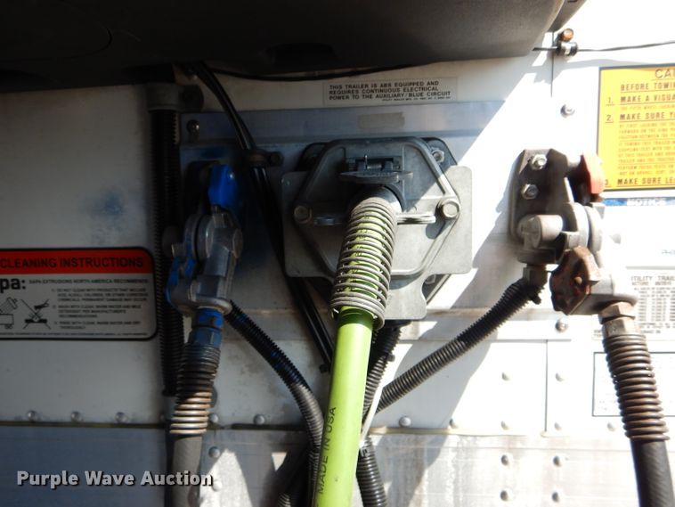 image for item DH6122 2016 Utility 3000R refrigerated van trailer