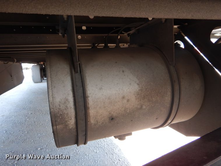 image for item DH6122 2016 Utility 3000R refrigerated van trailer