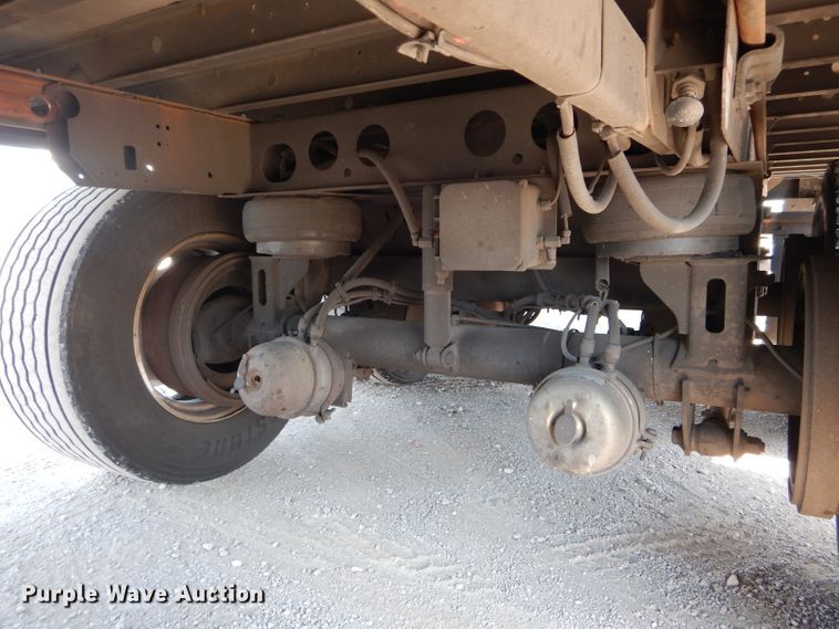 image for item DH6122 2016 Utility 3000R refrigerated van trailer