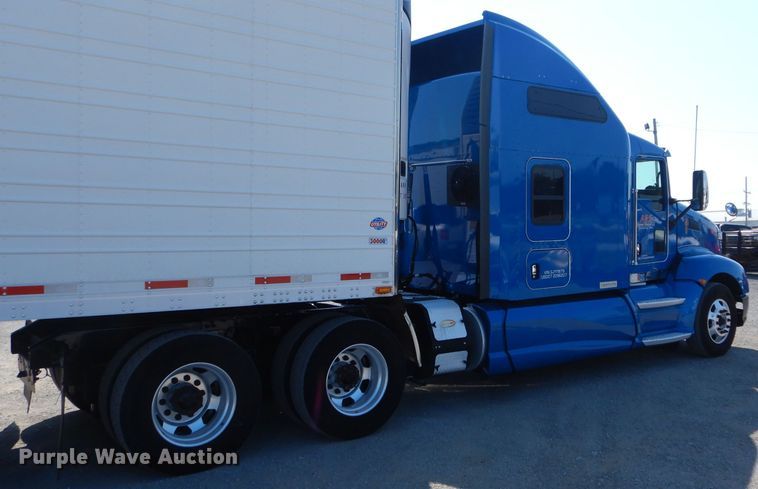 image for item DH6123 2016 Kenworth T660 semi truck
