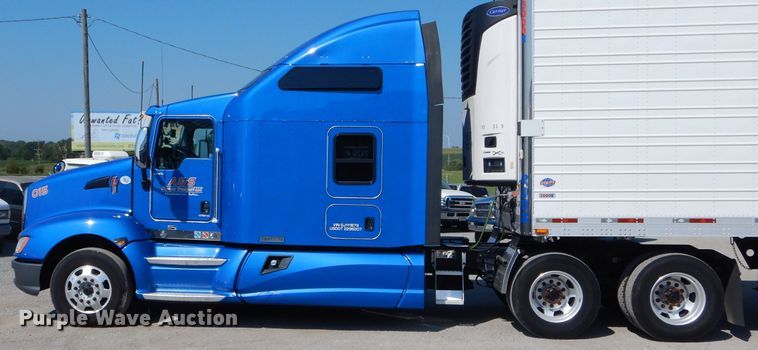 image for item DH6123 2016 Kenworth T660 semi truck