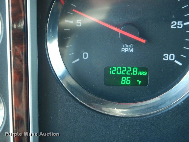 image for item DH6123 2016 Kenworth T660 semi truck