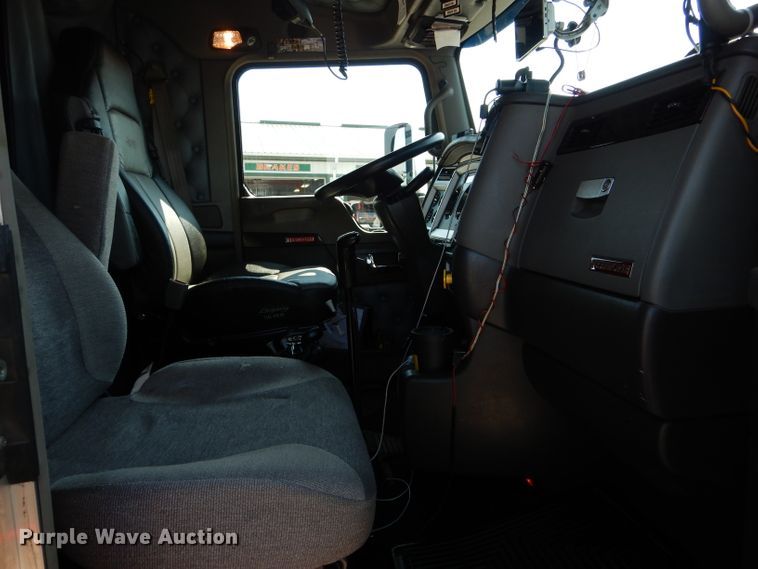 image for item DH6123 2016 Kenworth T660 semi truck