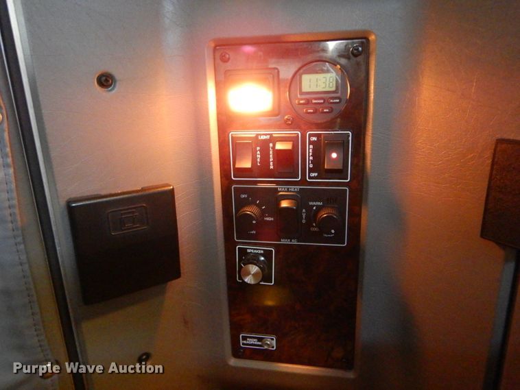 image for item DH6123 2016 Kenworth T660 semi truck