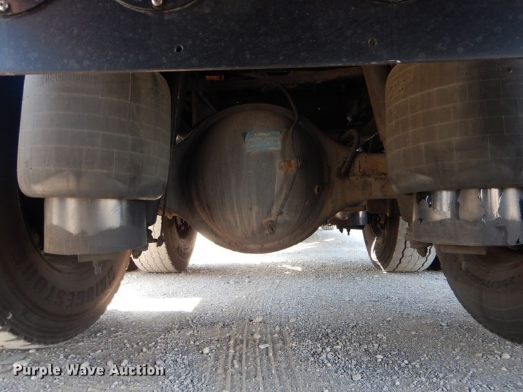 image for item DH6123 2016 Kenworth T660 semi truck