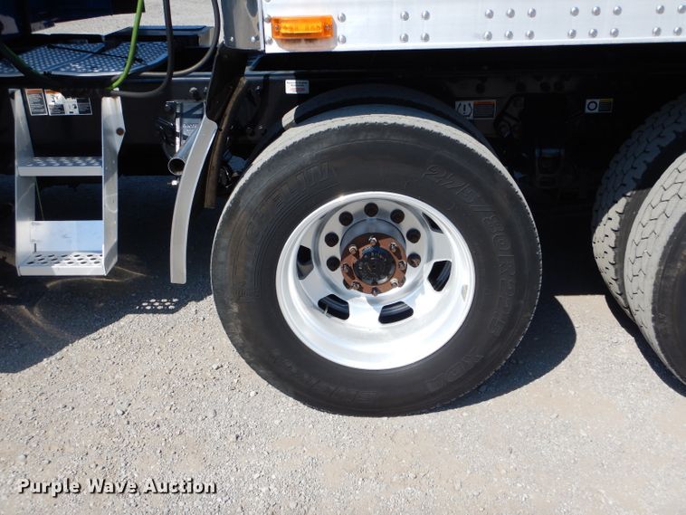 image for item DH6123 2016 Kenworth T660 semi truck