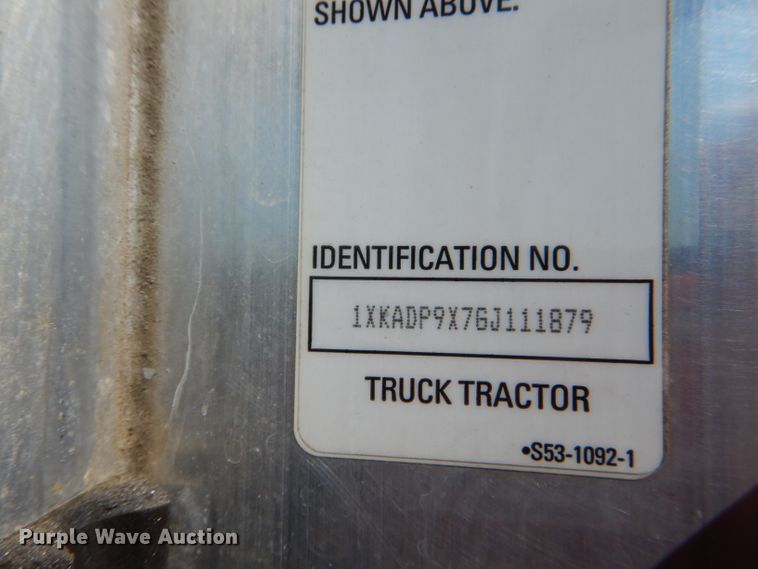 image for item DH6123 2016 Kenworth T660 semi truck