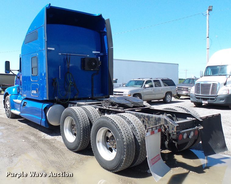 image for item DI0620 2016 Kenworth T660 semi truck