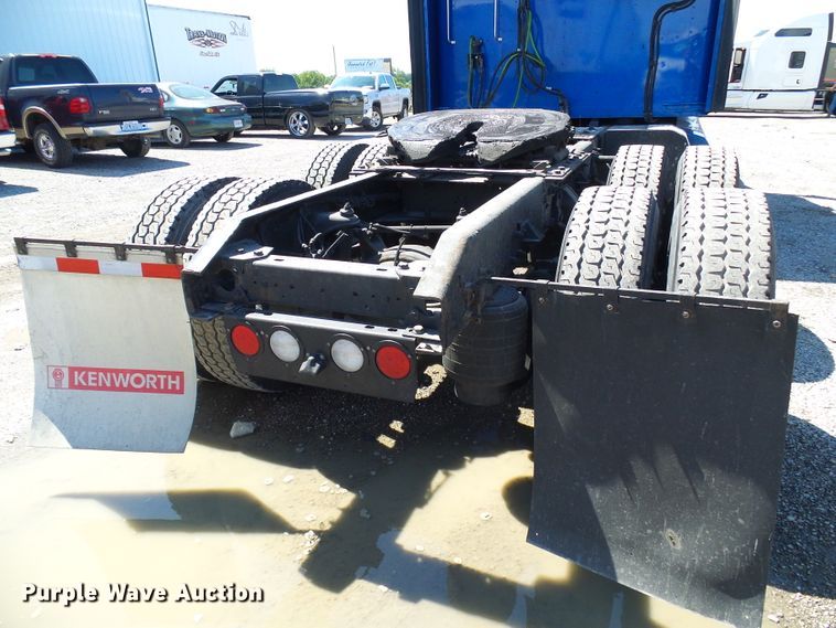 image for item DI0620 2016 Kenworth T660 semi truck