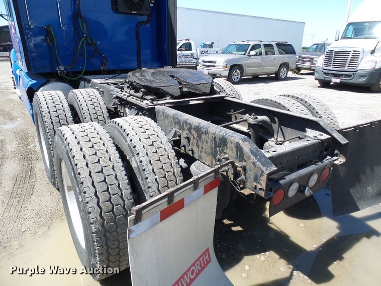 image for item DI0620 2016 Kenworth T660 semi truck