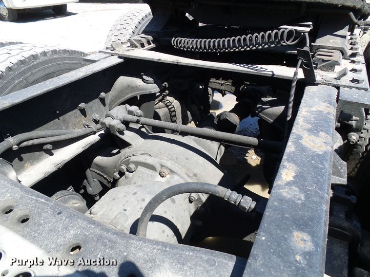 image for item DI0620 2016 Kenworth T660 semi truck