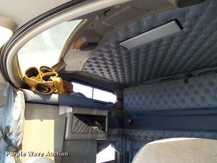 image for item DI0620 2016 Kenworth T660 semi truck