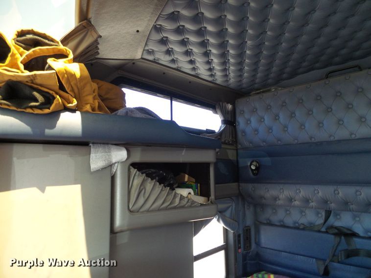 image for item DI0620 2016 Kenworth T660 semi truck