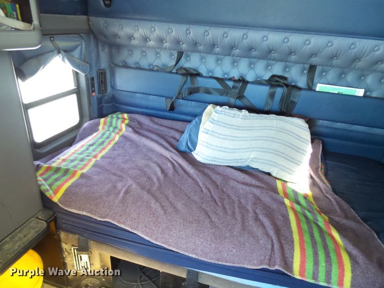 image for item DI0620 2016 Kenworth T660 semi truck