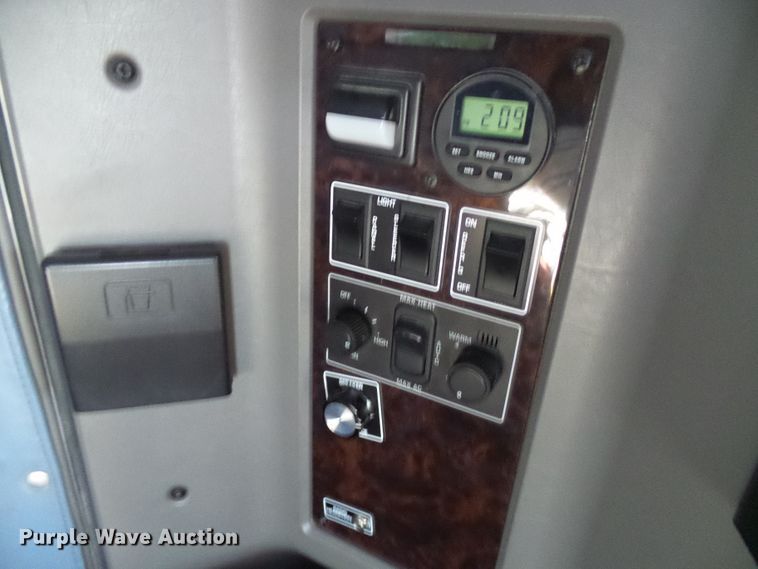 image for item DI0620 2016 Kenworth T660 semi truck