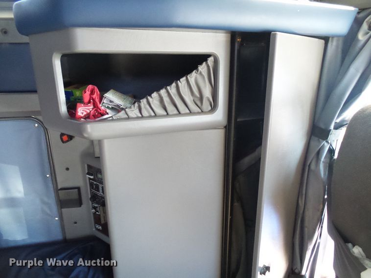 image for item DI0620 2016 Kenworth T660 semi truck