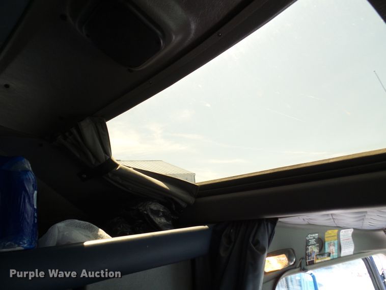 image for item DI0620 2016 Kenworth T660 semi truck